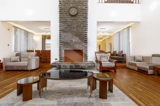 6 Bedroom House for Sale in Karen